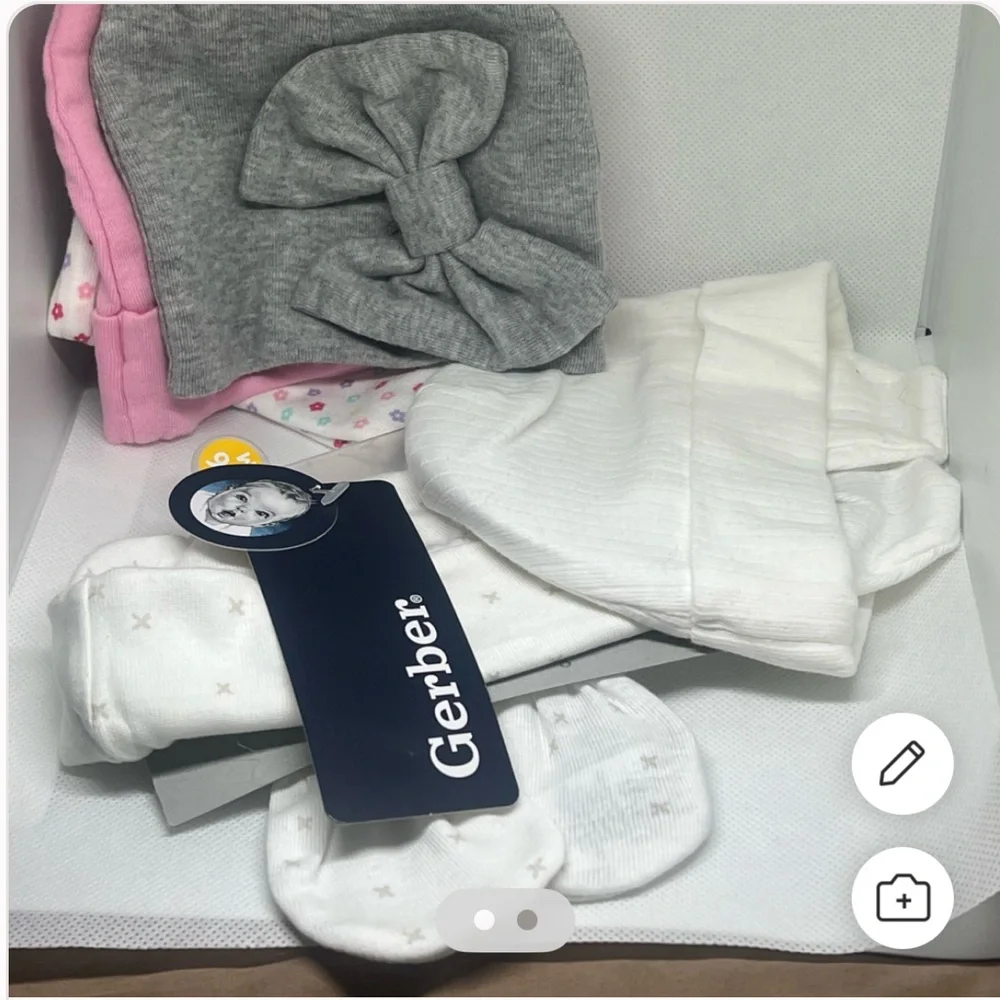 Gerber Infant Newborn Girls Baby Hat & Mitten Set 0- 6 Months NWT